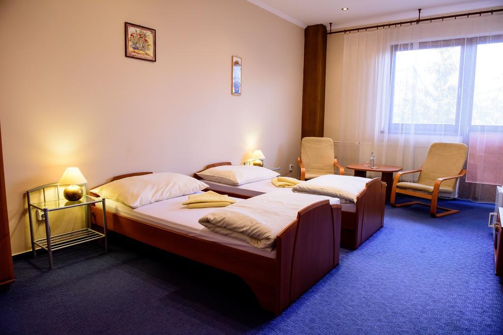 Hotel Slnecny Dvor Michalovce Værelse billede
